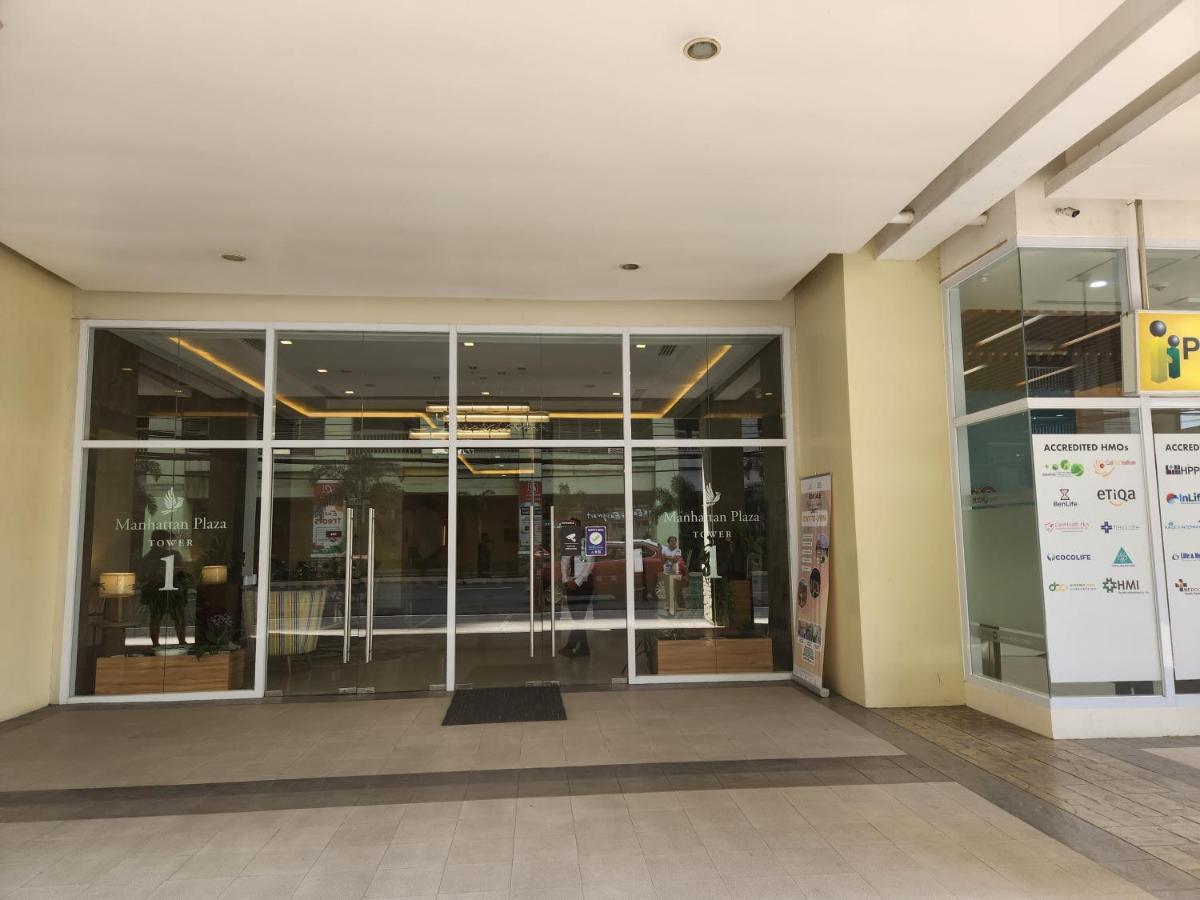 Manhattan Plaza Tower 1 Quezon City Exterior photo
